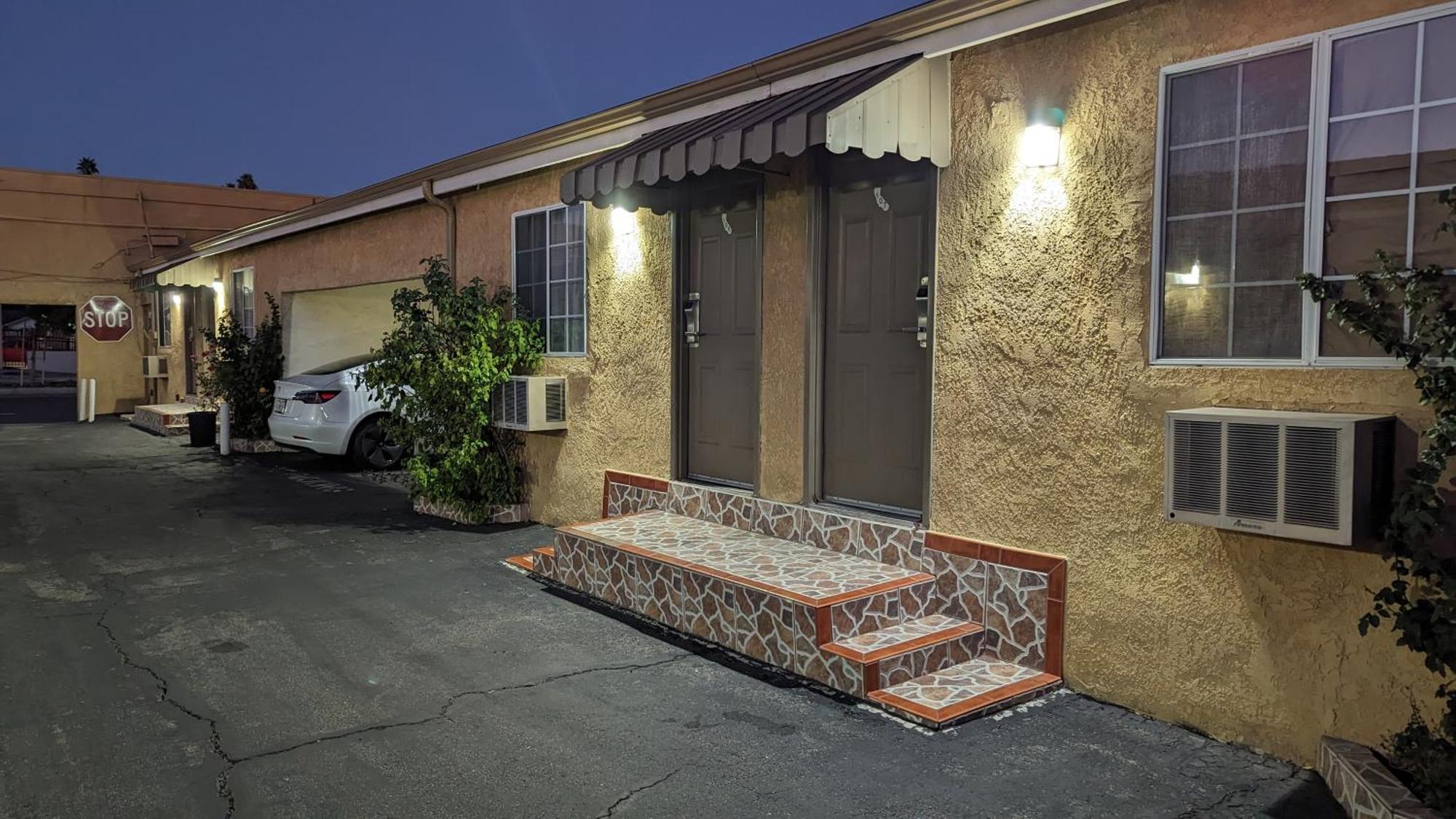 Airport - Motel